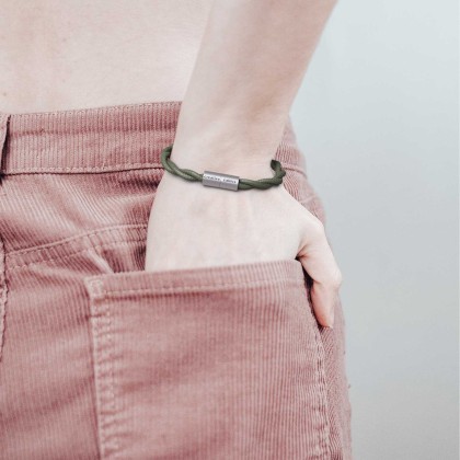 Bracelet avec fermoir magnétique argent mat et câble TC63 (Tissu Uni couleur Vert Gris)